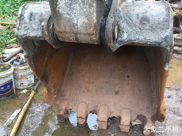 徐工 XE150D 挖掘机