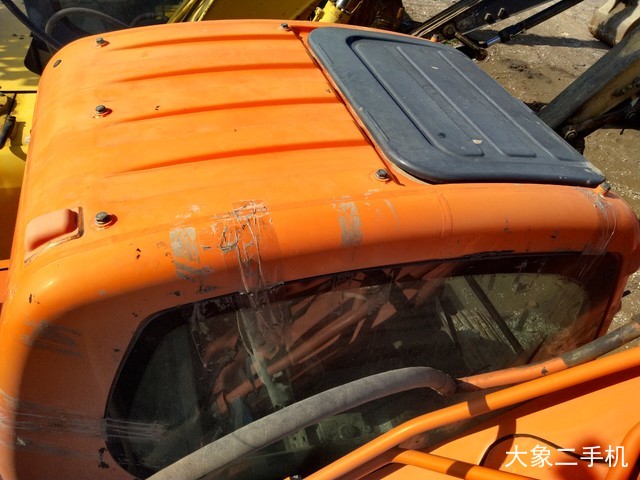 斗山 DX260LC 挖掘机