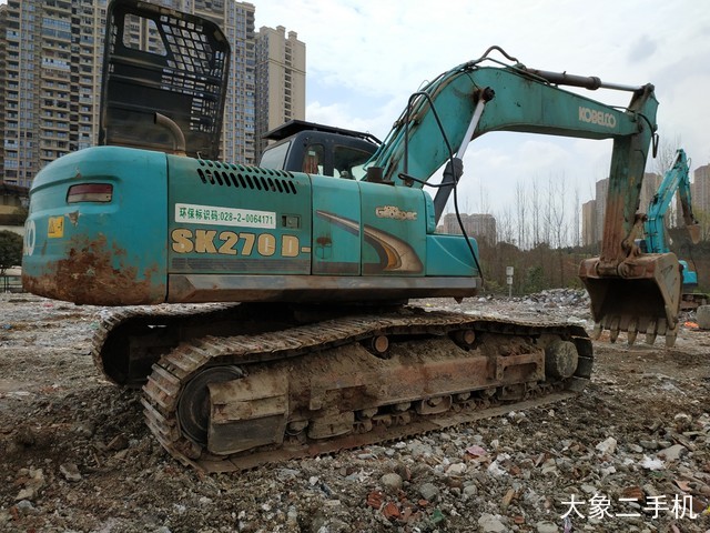 神钢 SK270D-8 挖掘机