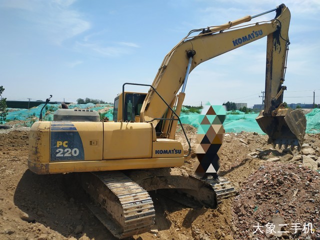 小松 PC200-8 挖掘机