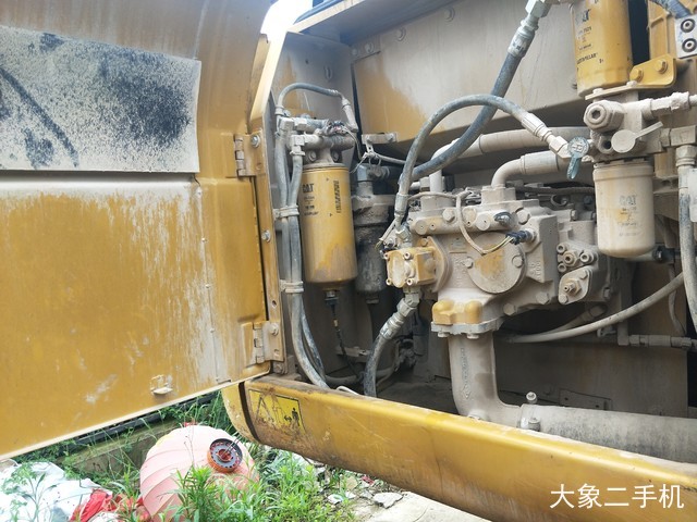 卡特彼勒 323DL 挖掘机