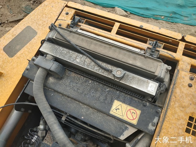 现代 R225LC-7 挖掘机