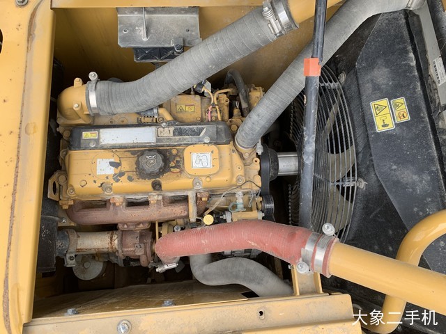 卡特彼勒 323DL 挖掘机