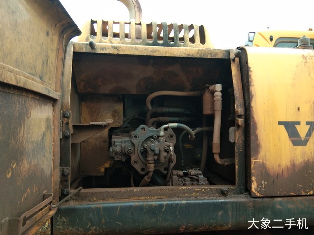 沃尔沃 EC290BLC 挖掘机