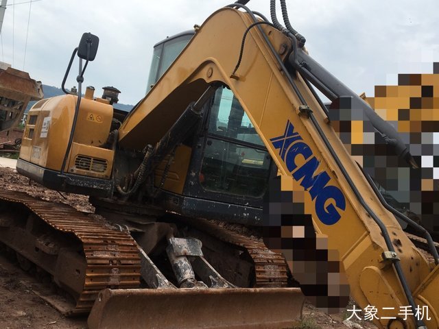 徐工 XE75D 挖掘机