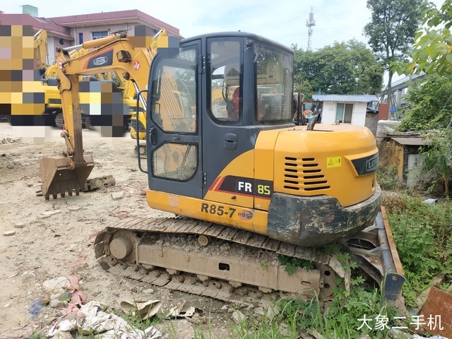 雷沃重工 FR85-7 挖掘机