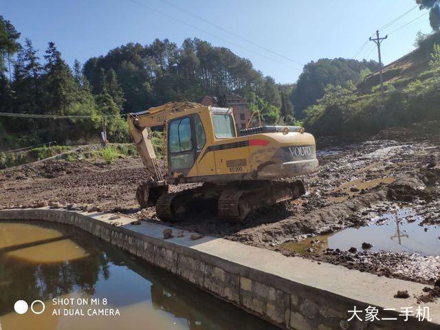 山东临工 E6135F 挖掘机