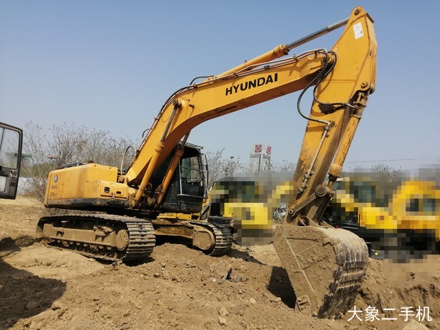 现代 R225LC-7 挖掘机