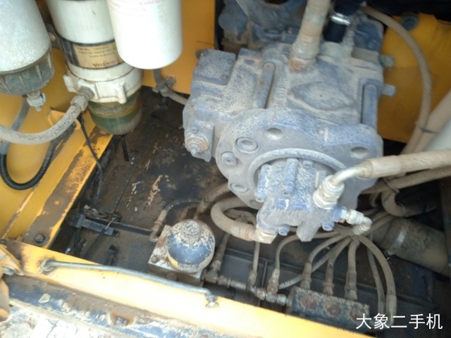 沃尔沃 EC210BLC 挖掘机