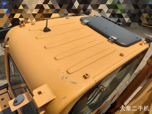 现代 R225LC-9 挖掘机