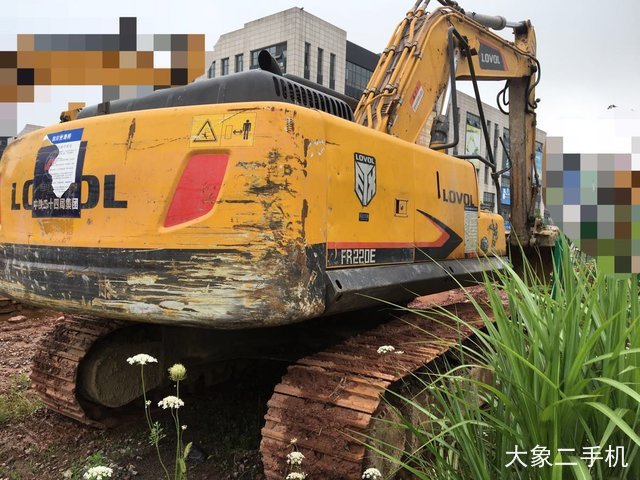 雷沃重工 FR220E 挖掘机