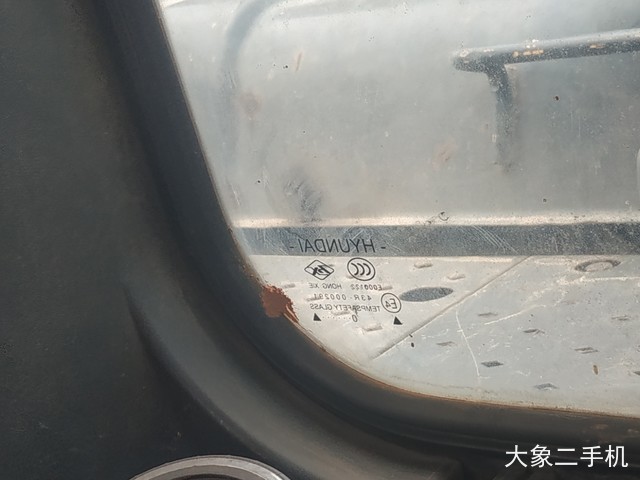 现代 R215-9 挖掘机