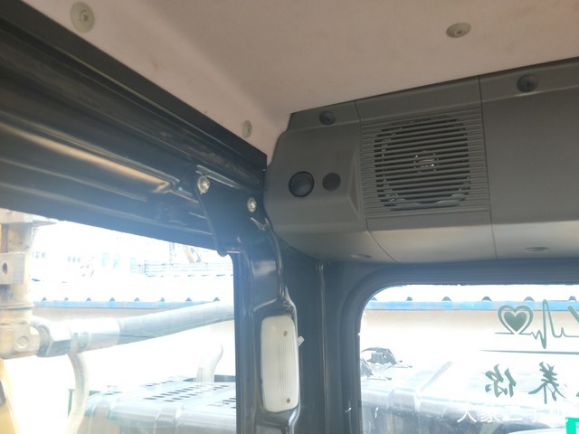 三一重工 SY215C-9 挖掘机