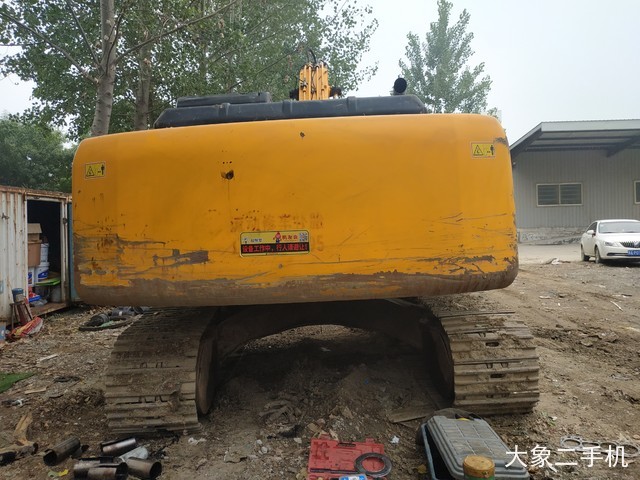 龙工 LG6225 挖掘机