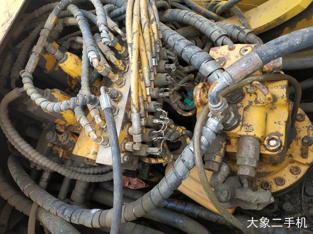 三一重工 SY215C-8 挖掘机