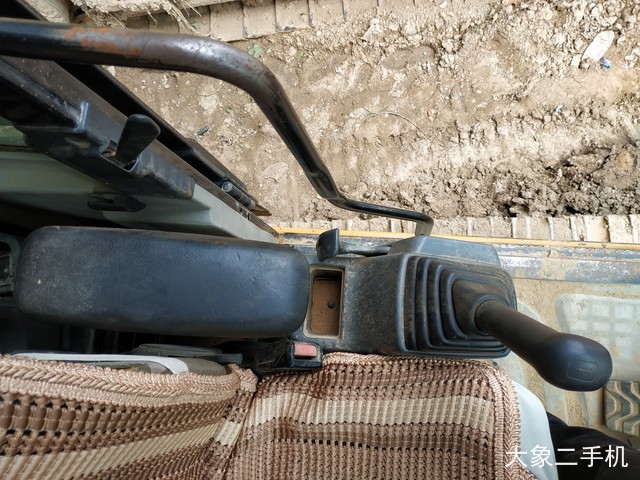 卡特彼勒 323DL 挖掘机