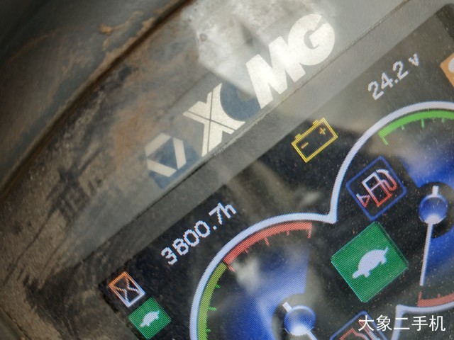 徐工 XE370CA 挖掘机