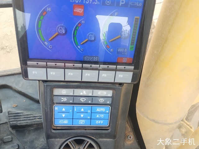 小松 PC240LC-8M0 挖掘机