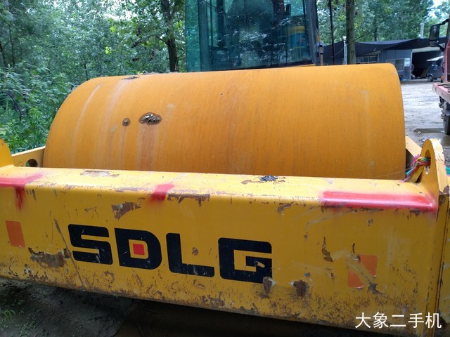 山东临工 RS8220 压路机