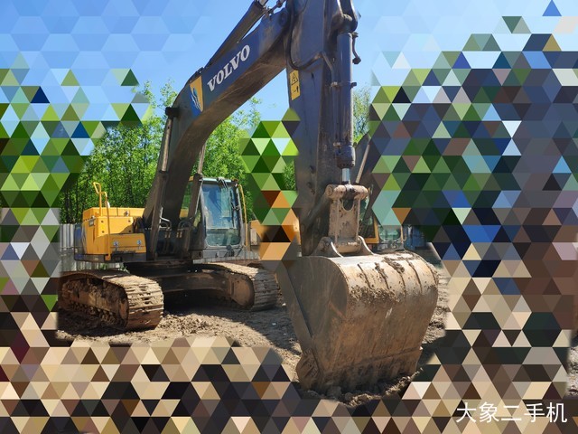 沃尔沃 EC300DL 挖掘机