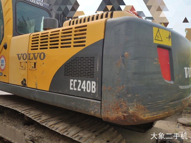 沃尔沃 EC240BLC 挖掘机