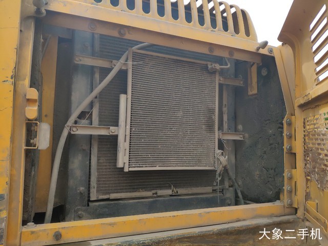 山东临工 LG6210 挖掘机