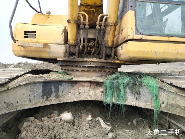 小松 PC240LC-8 挖掘机