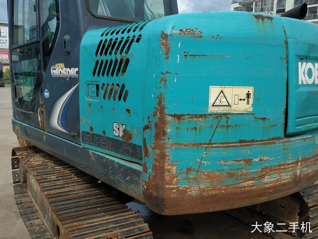 神钢 SK75-8 挖掘机