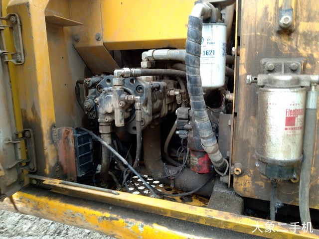 徐工 XE150D 挖掘机