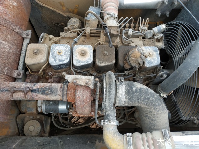 现代 R215-7C 挖掘机