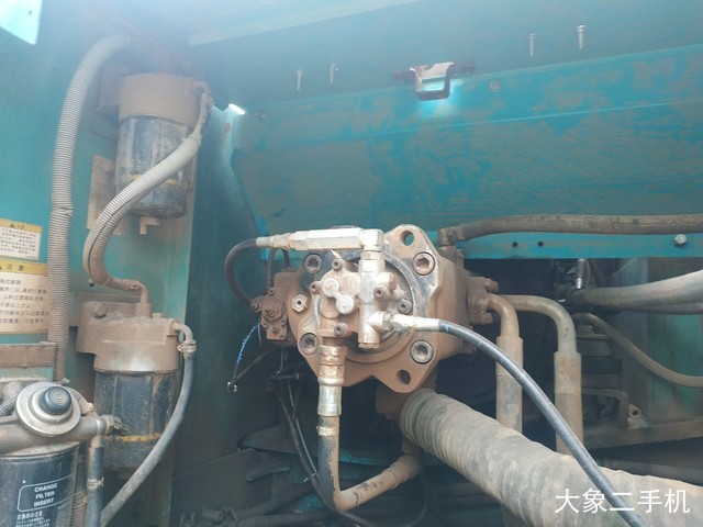 神钢 SK260LC-8 挖掘机