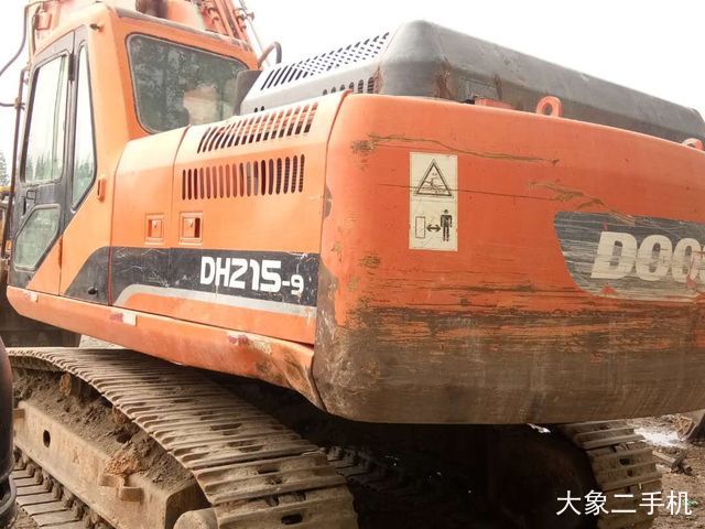 斗山 DH215-9 挖掘机