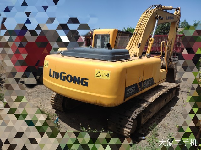 柳工 CLG225 挖掘机