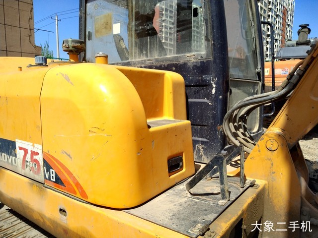 雷沃重工 FR65V8 挖掘机