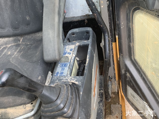 龙工 LG6225 挖掘机