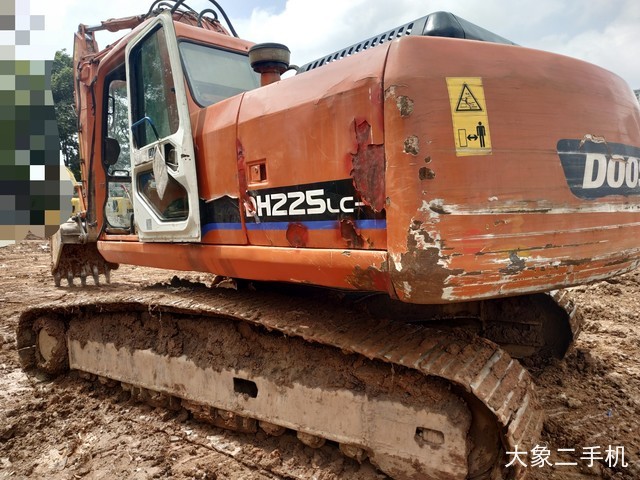 斗山 DH220-5 挖掘机