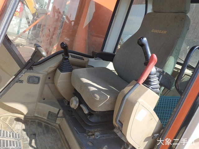 斗山 DH220LC-9E 挖掘机