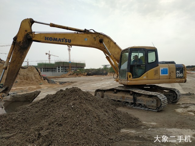 小松 PC200-7 挖掘机