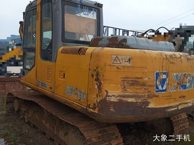 徐工 XE150D 挖掘机