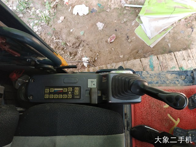 现代 R215LVS 挖掘机