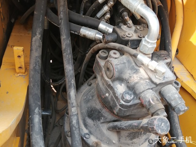 杰西博 JS240LC 挖掘机