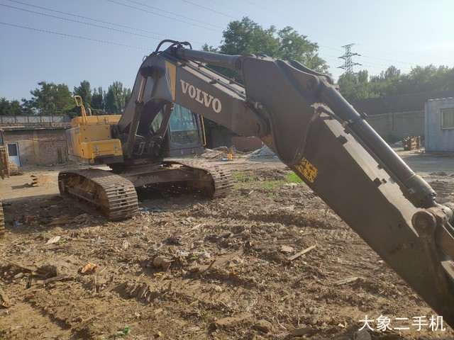 沃尔沃 EC300DL 挖掘机