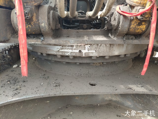 山东临工 LG6210 挖掘机