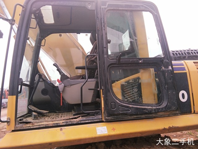 小松 PC240LC-8 挖掘机