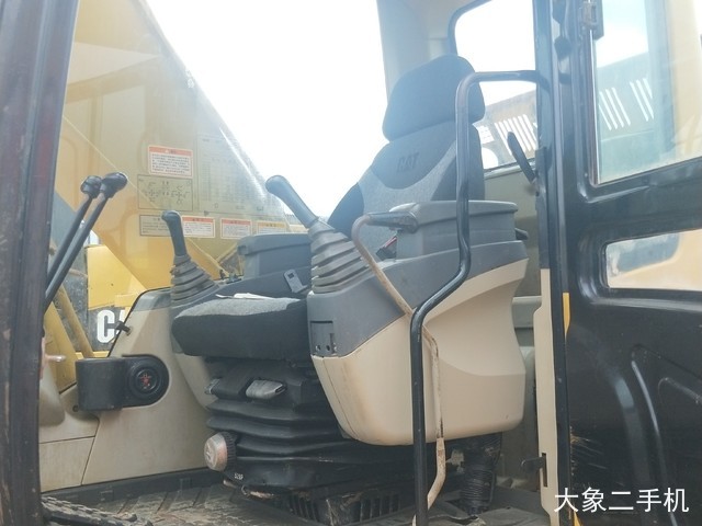 卡特彼勒 320C 挖掘机