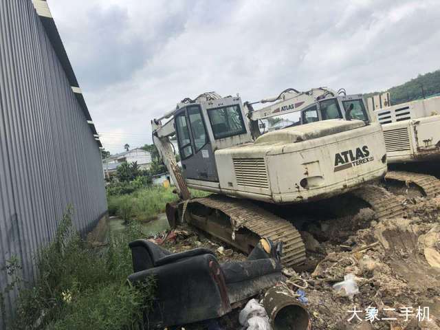 阿特拉斯中国 测试 挖掘机