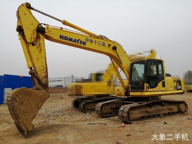 小松 PC220-8 挖掘机