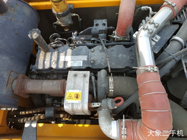 龙工 LG6225E 挖掘机