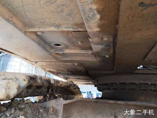 现代 R225LC-9 挖掘机