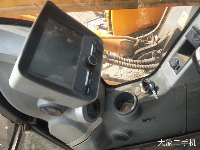 现代 R225LC-9 挖掘机